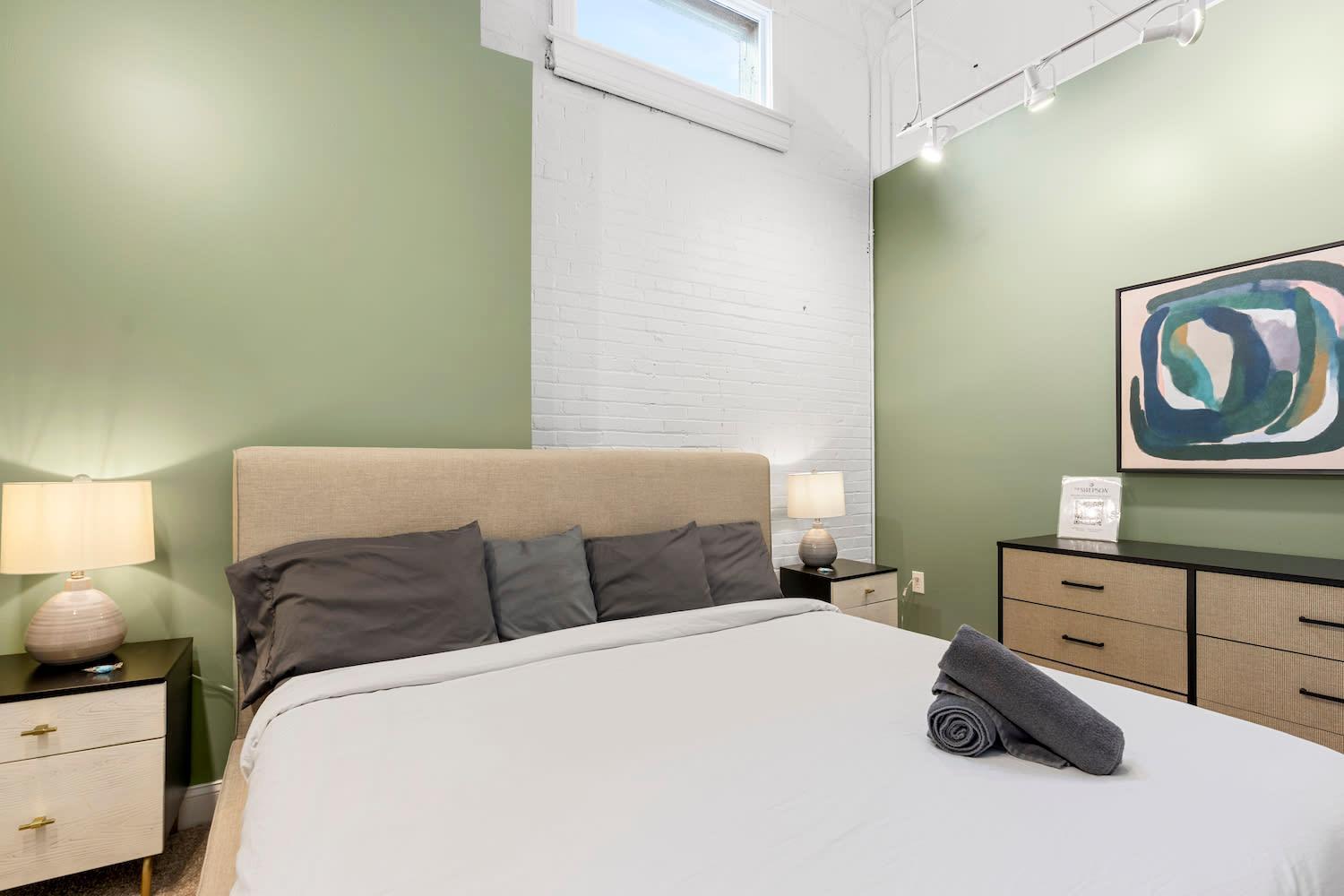 Apartment King First Floor Sleep8 4beds 2ba Swepson Escape *