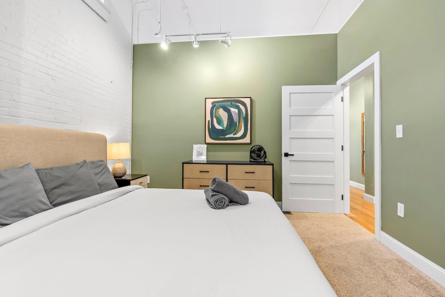 King First Floor Sleep8 4beds 2ba Swepson Escape Apartment Louisville