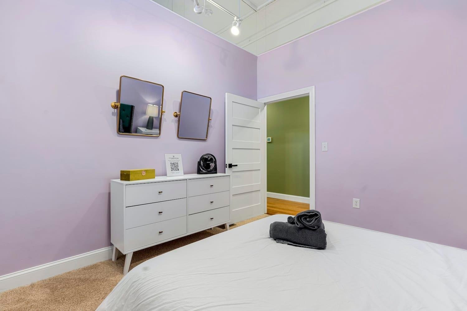 King First Floor Sleep8 4beds 2ba Swepson Escape