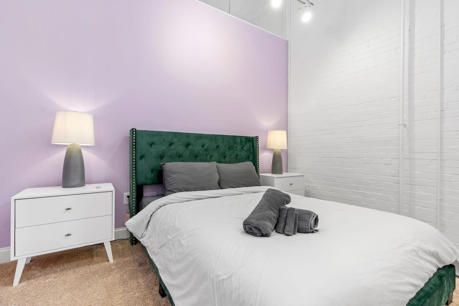 King First Floor Sleep8 4beds 2ba Swepson Escape Apartment