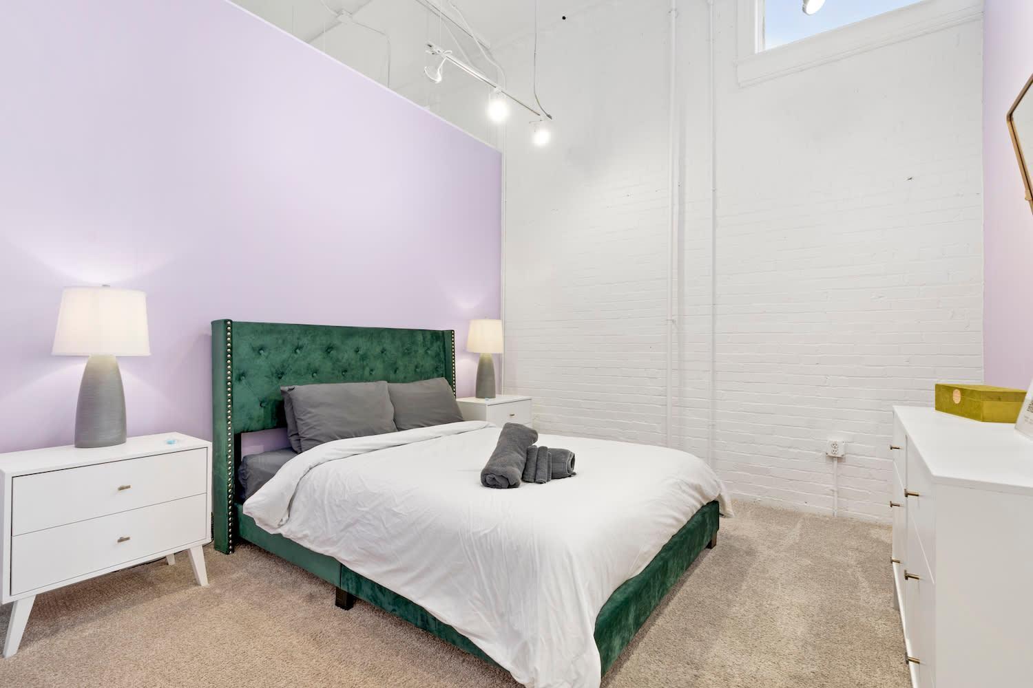 King First Floor Sleep8 4beds 2ba Swepson Escape Apartment