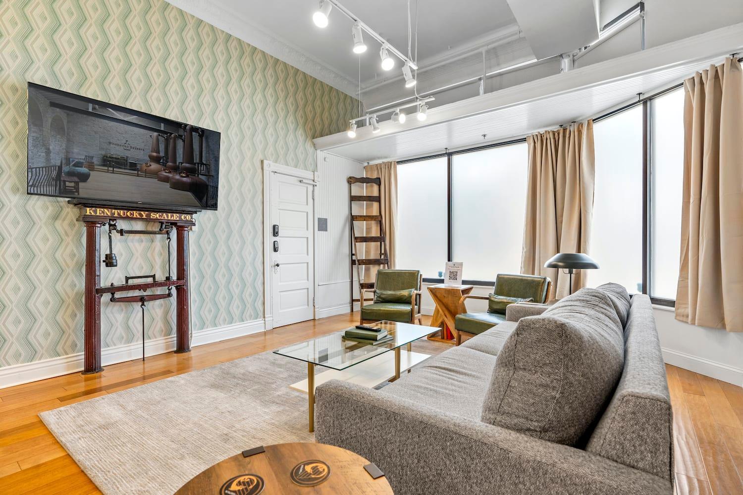 Apartment King First Floor Sleep8 4beds 2ba Swepson Escape *